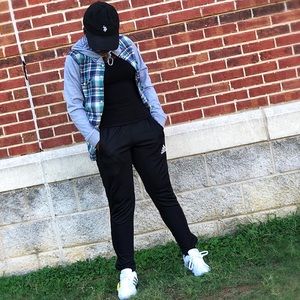 Meet your Posher, Zada